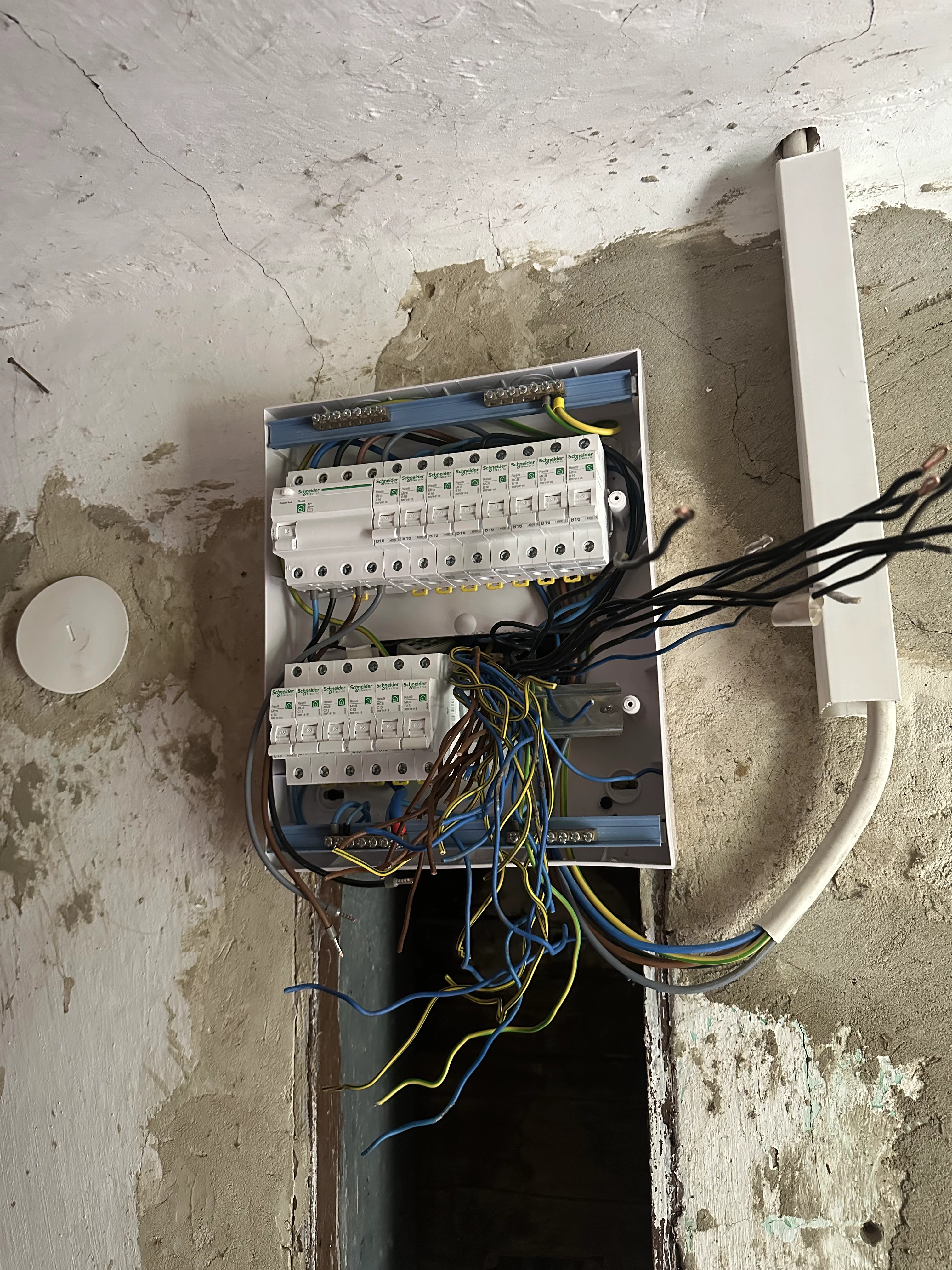 Villanyszerelés országosan – Valkó Vill munkakép 54